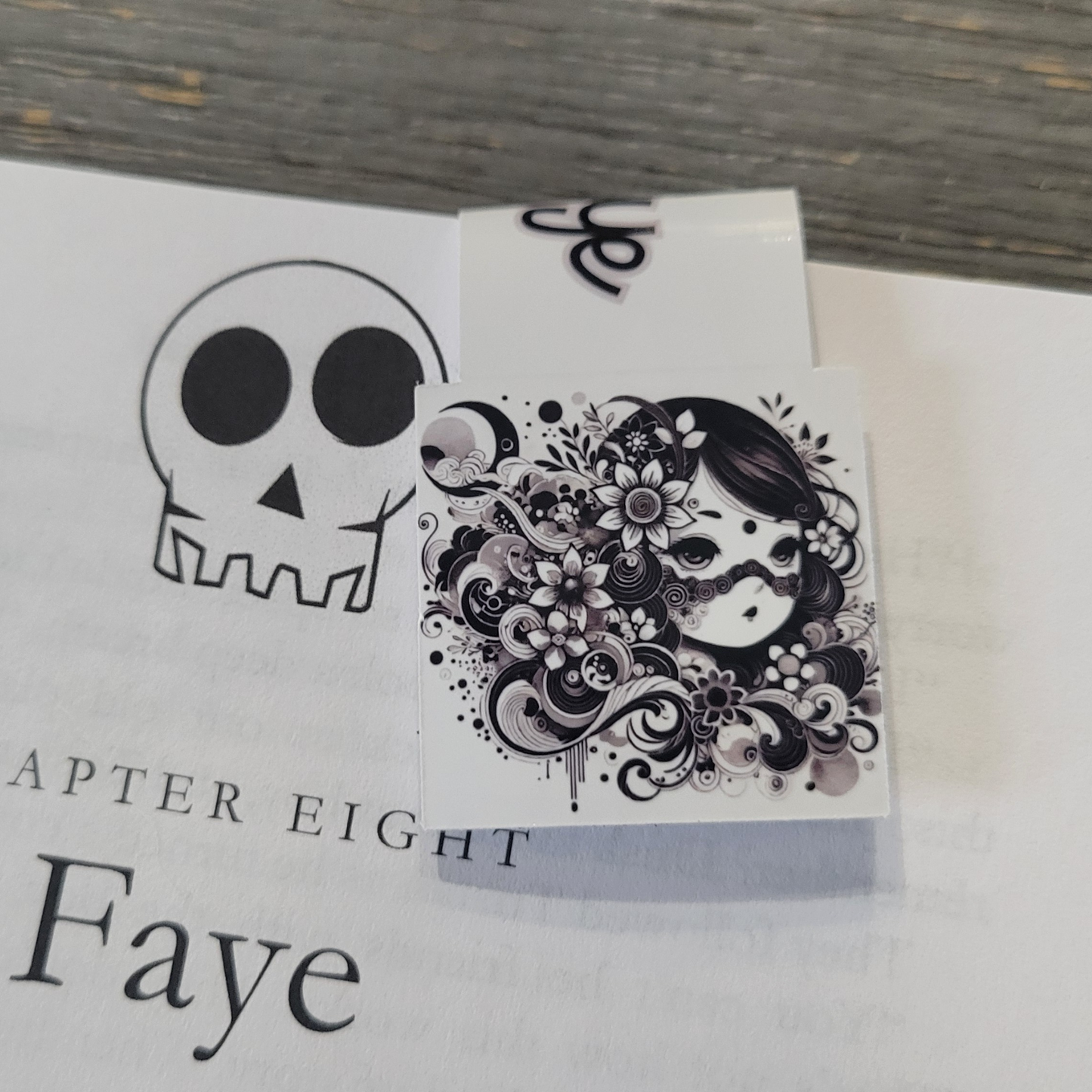 Faye Magnetic Bookmark – The Newest Wraith